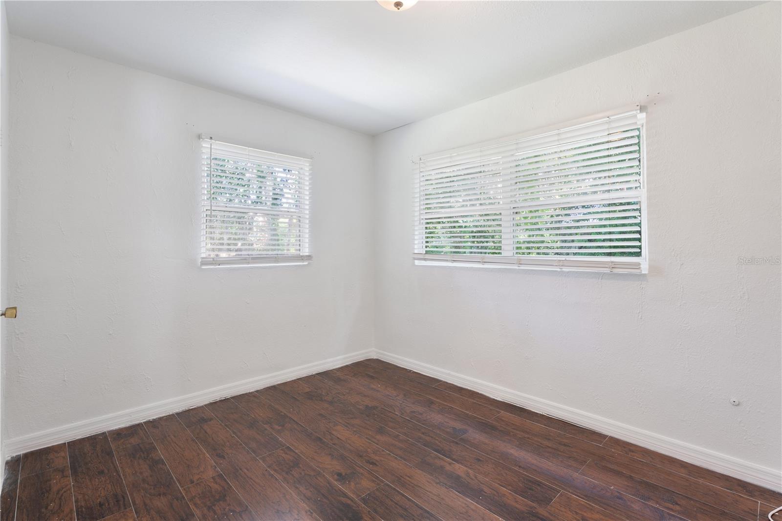 1160 AUSTIN ST