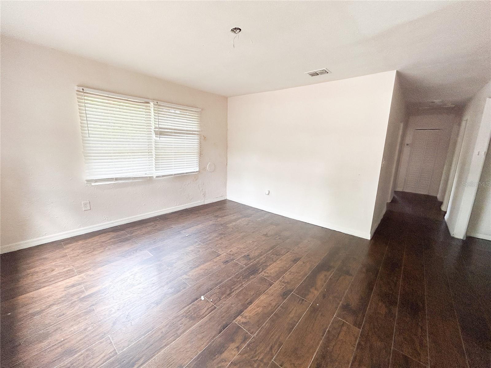 1160 AUSTIN ST