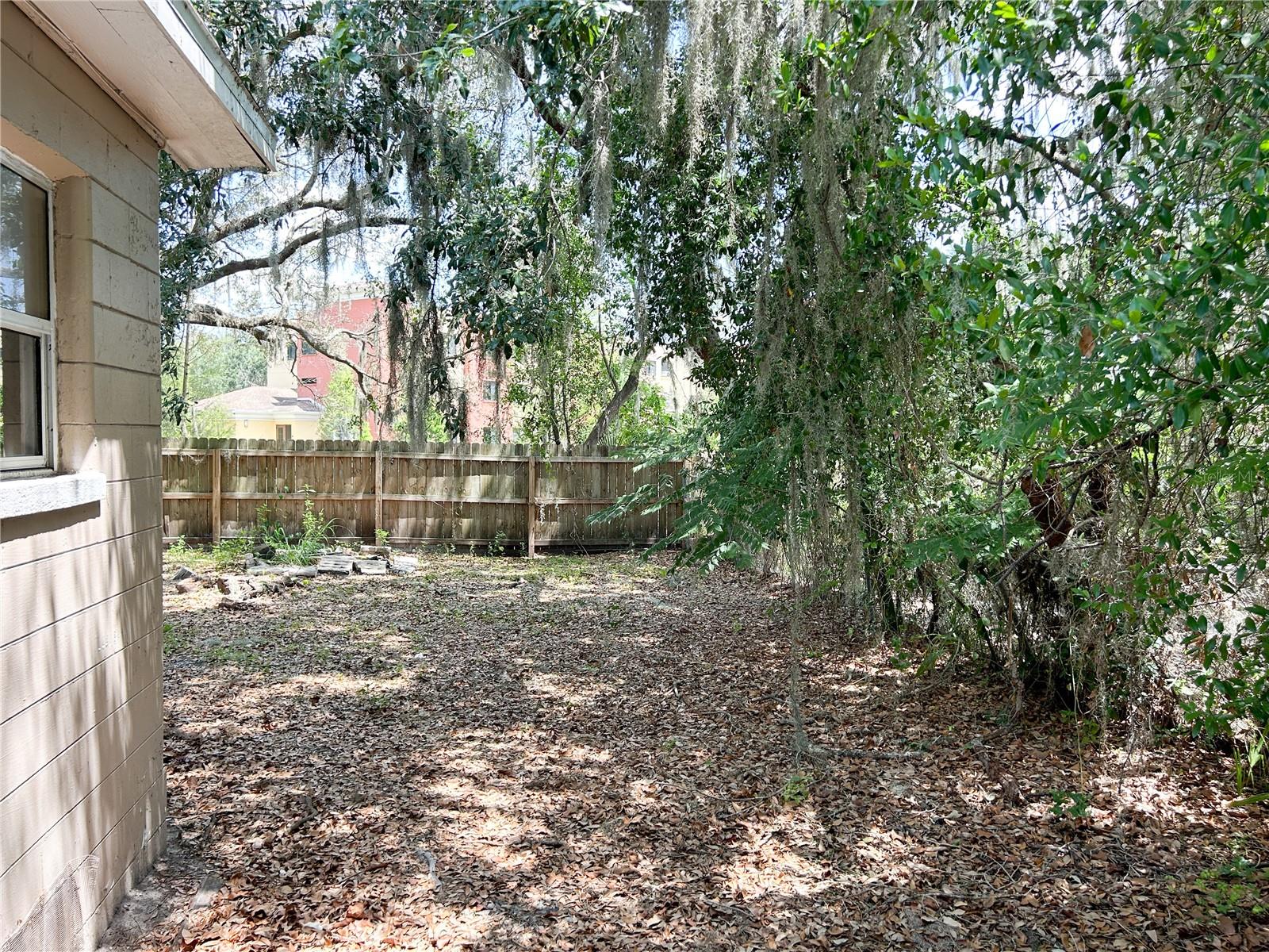 1160 AUSTIN ST