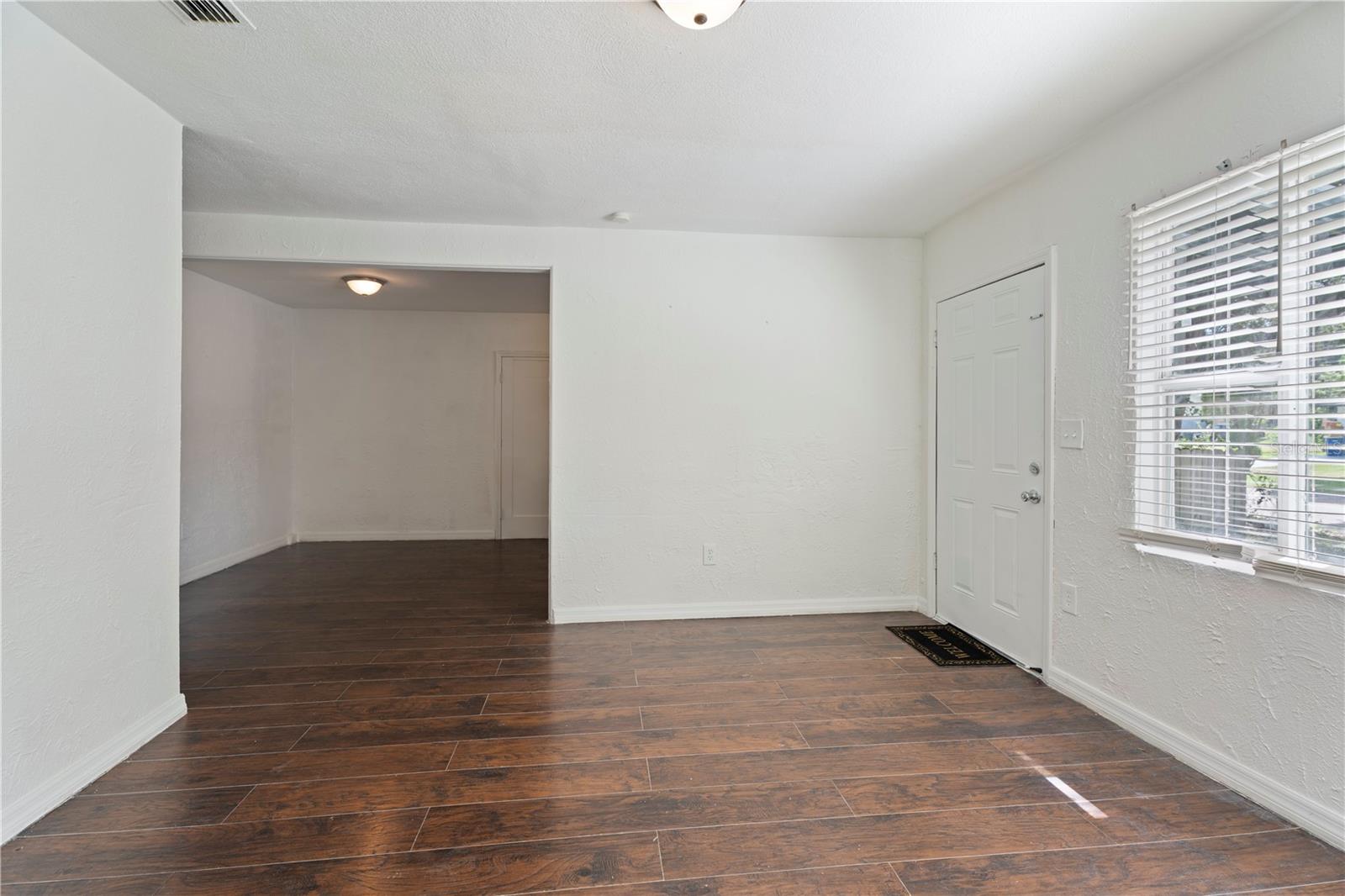 1160 AUSTIN ST