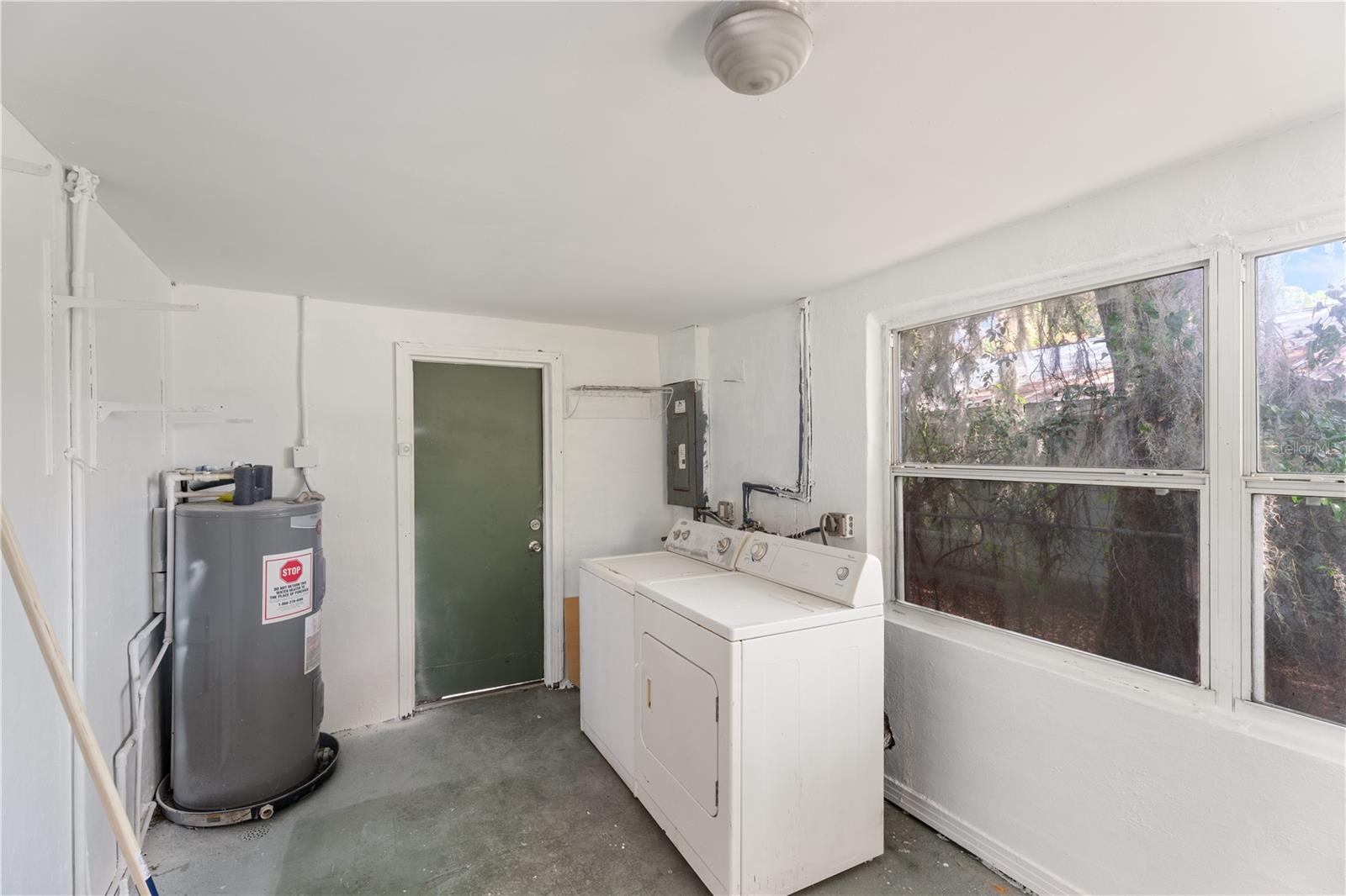 1160 AUSTIN ST