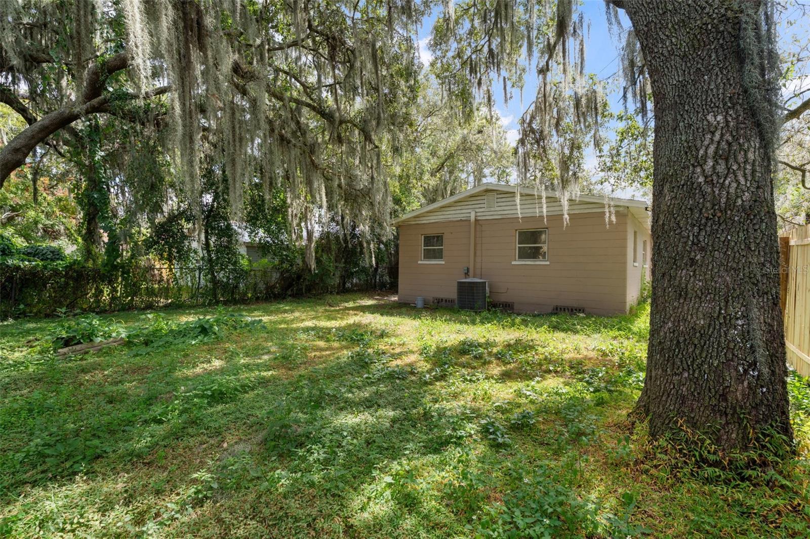 1160 AUSTIN ST