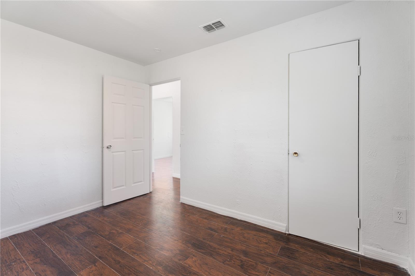 1160 AUSTIN ST