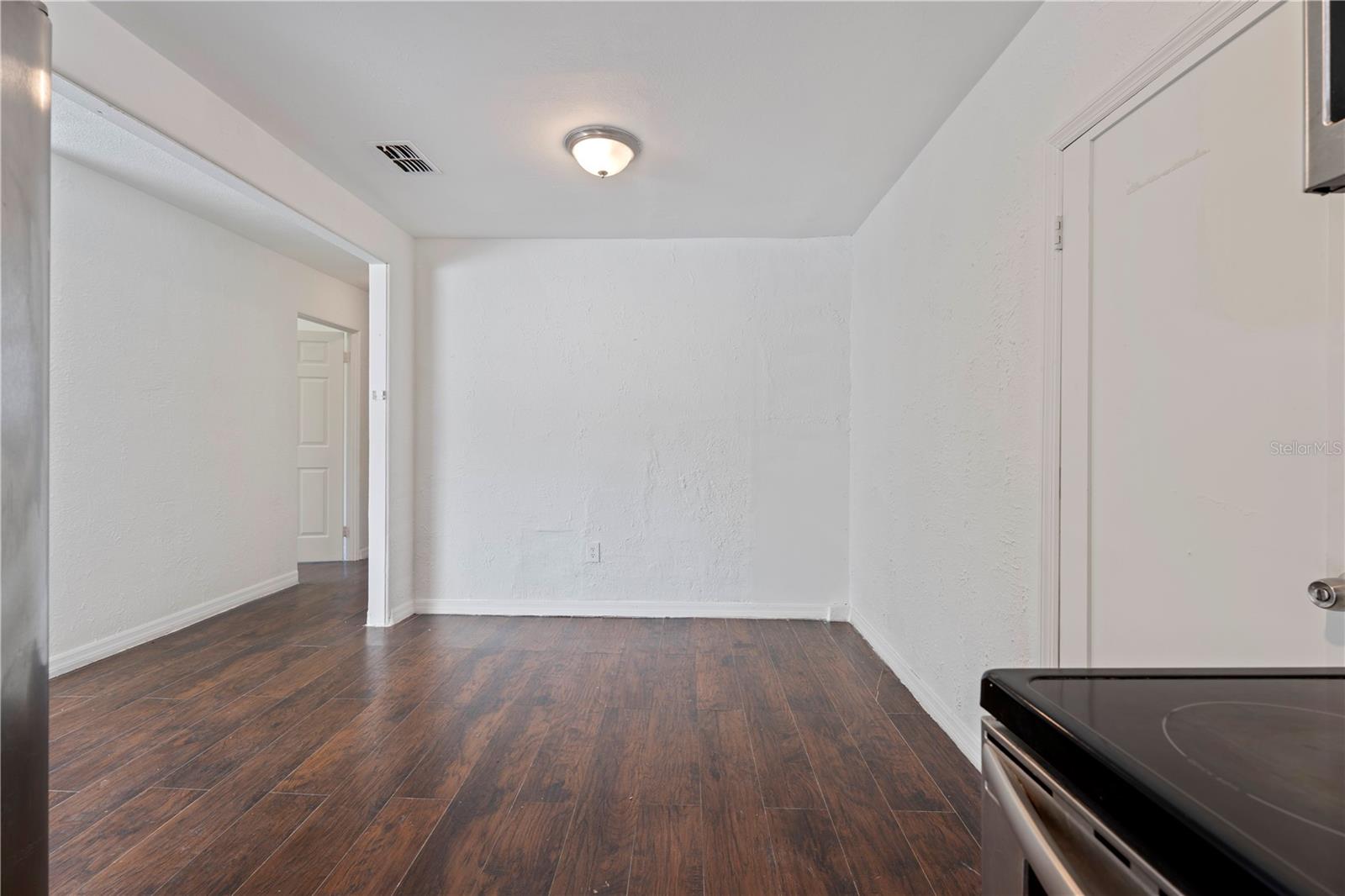 1160 AUSTIN ST