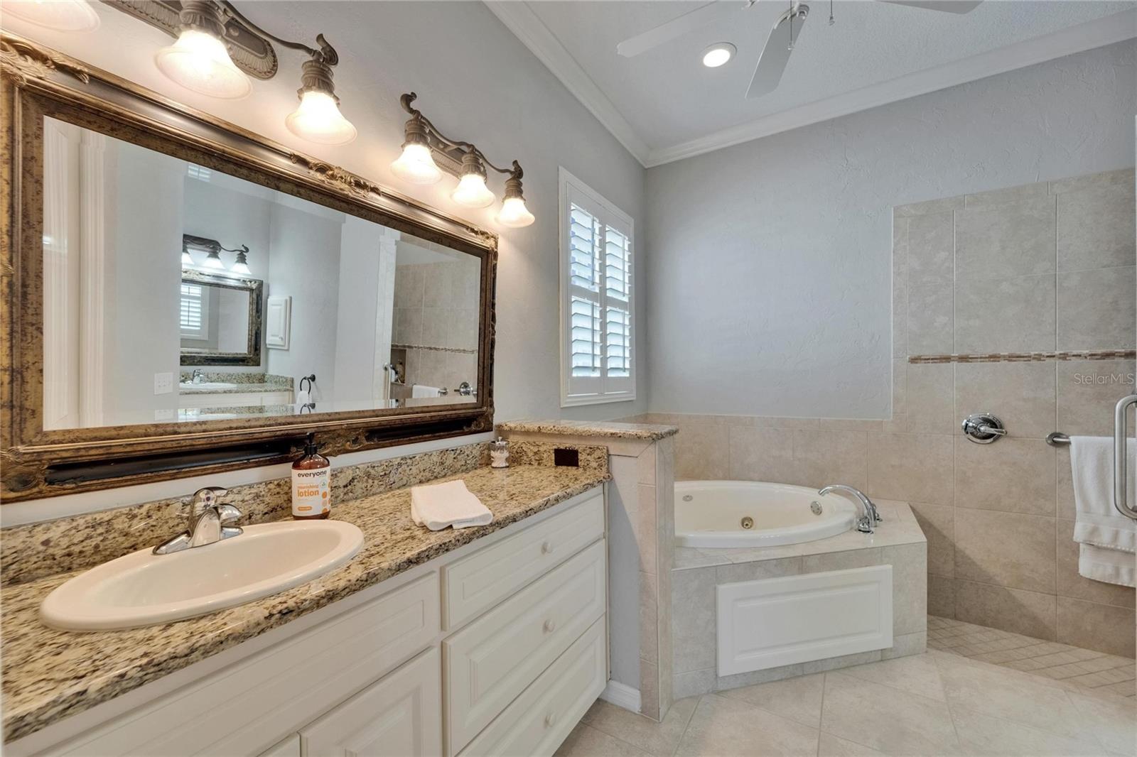 2464 LAUREL GLEN DR