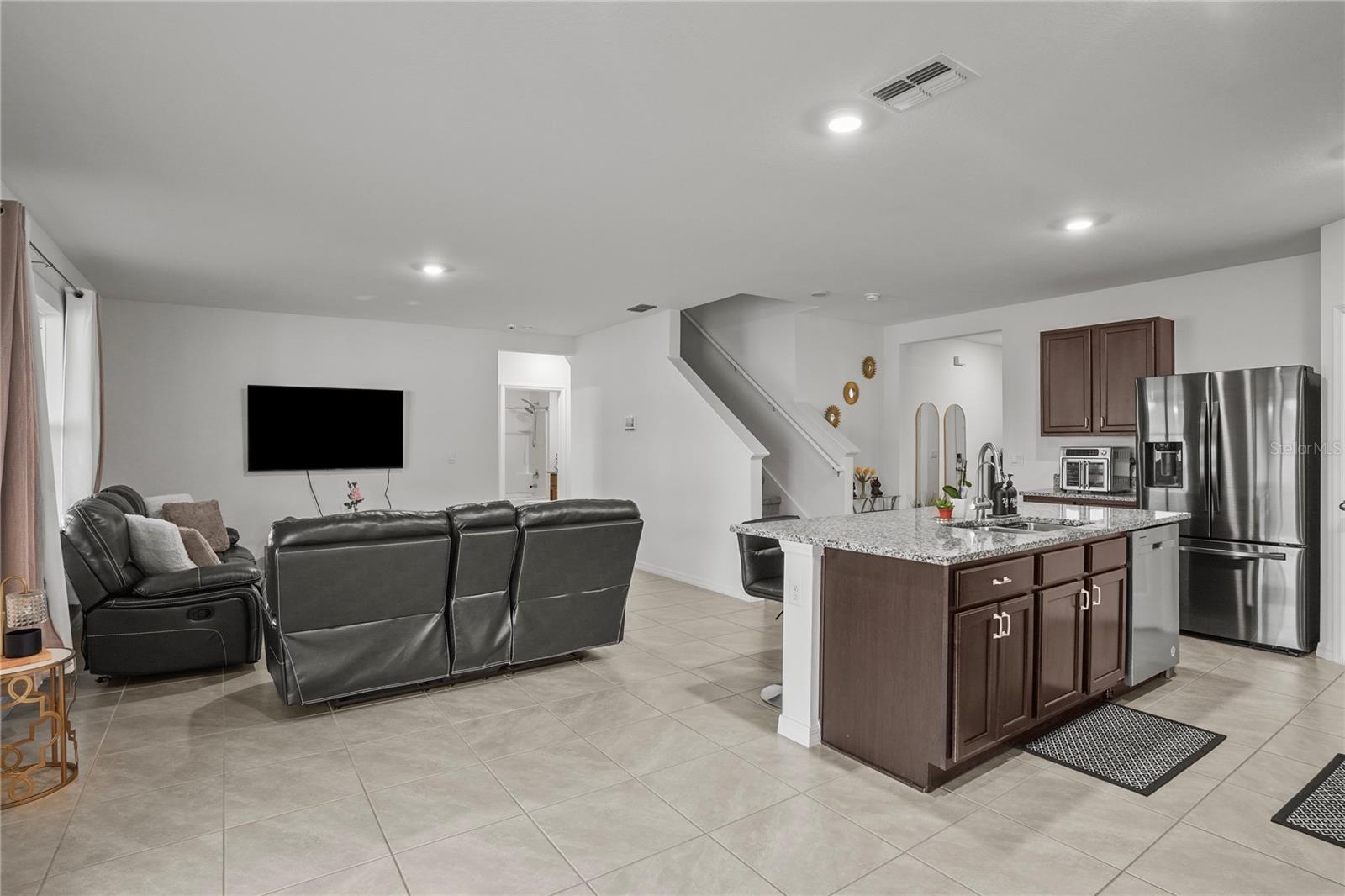 3914 RESTING ROBIN AVE