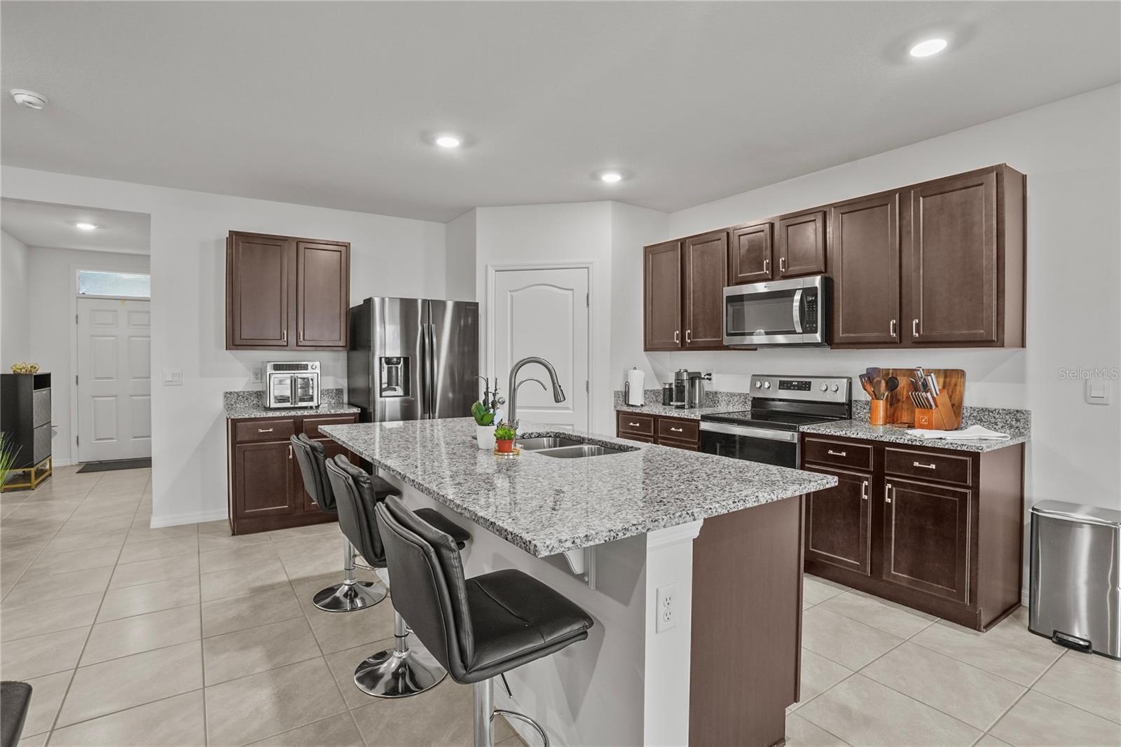 3914 RESTING ROBIN AVE