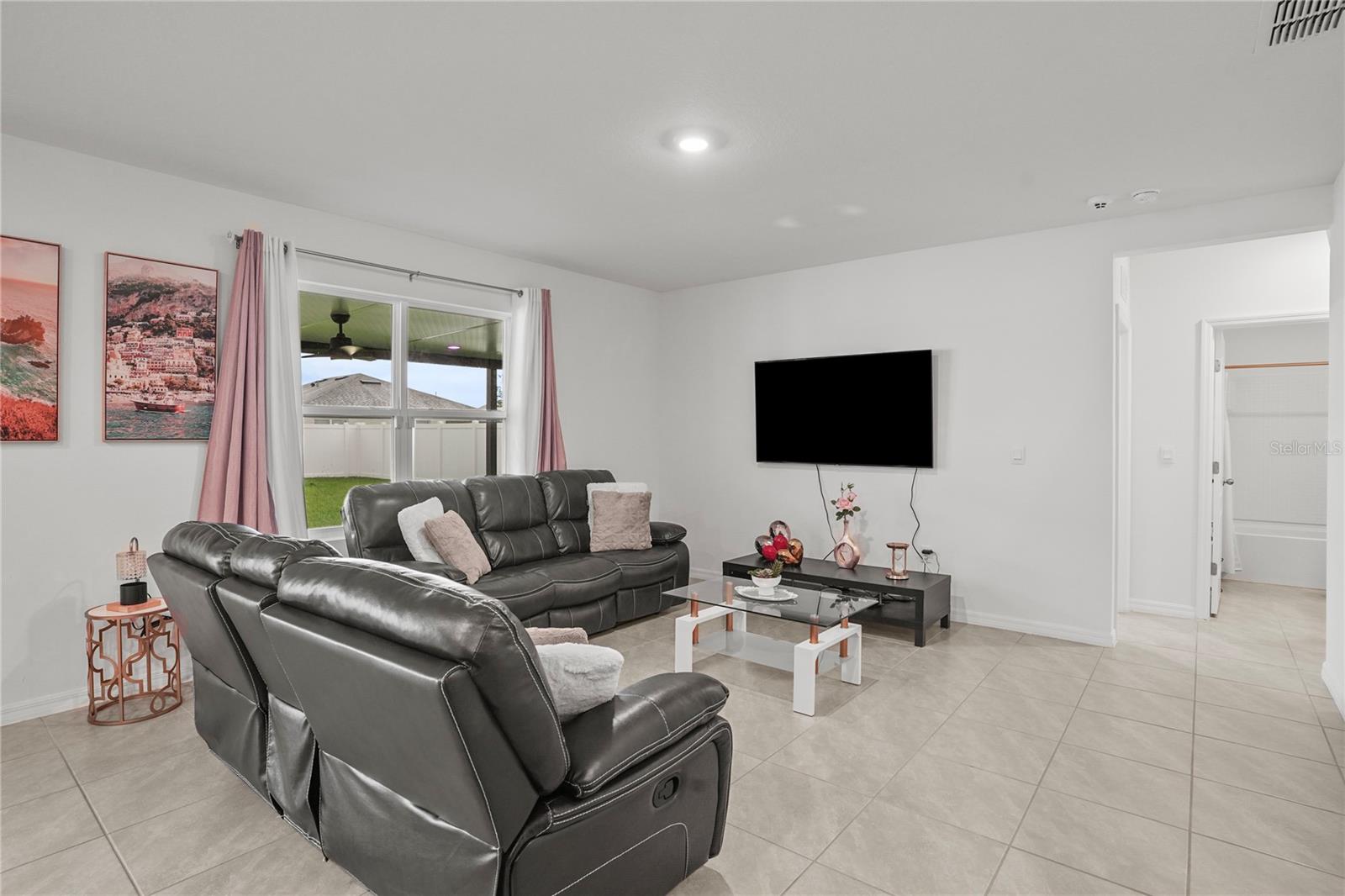 3914 RESTING ROBIN AVE