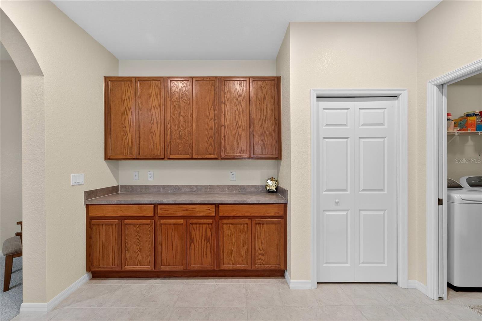 453 NOLANE LN