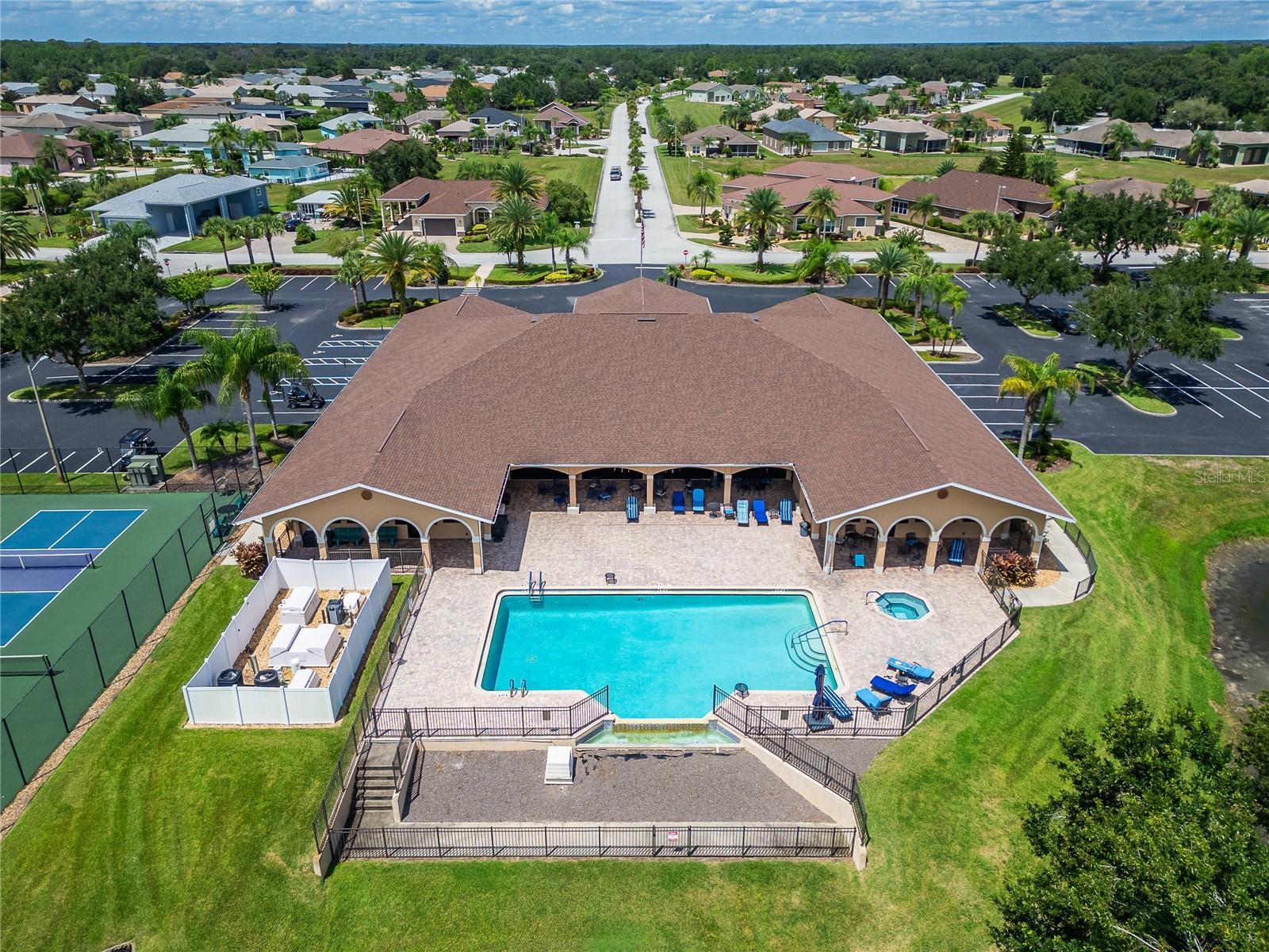453 NOLANE LN