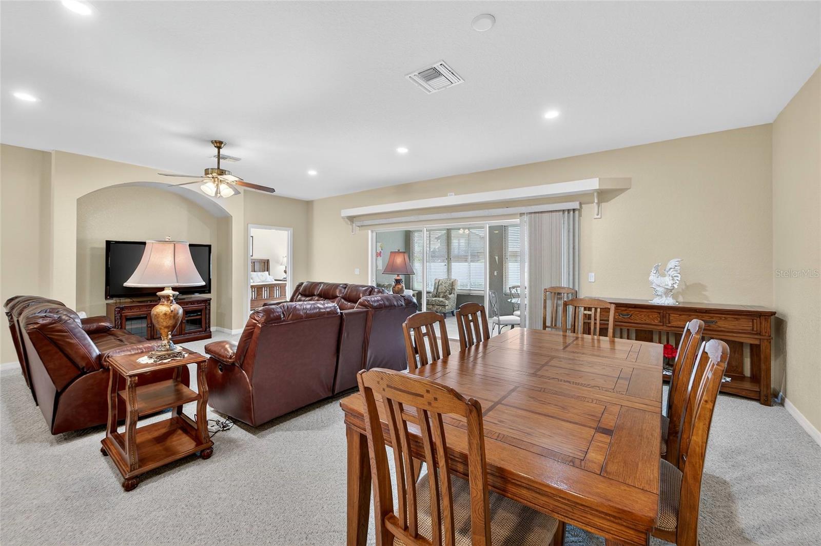 453 NOLANE LN