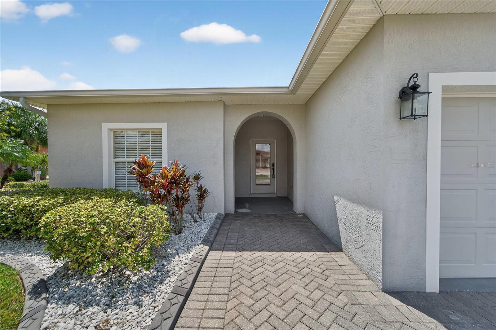 453 NOLANE LN