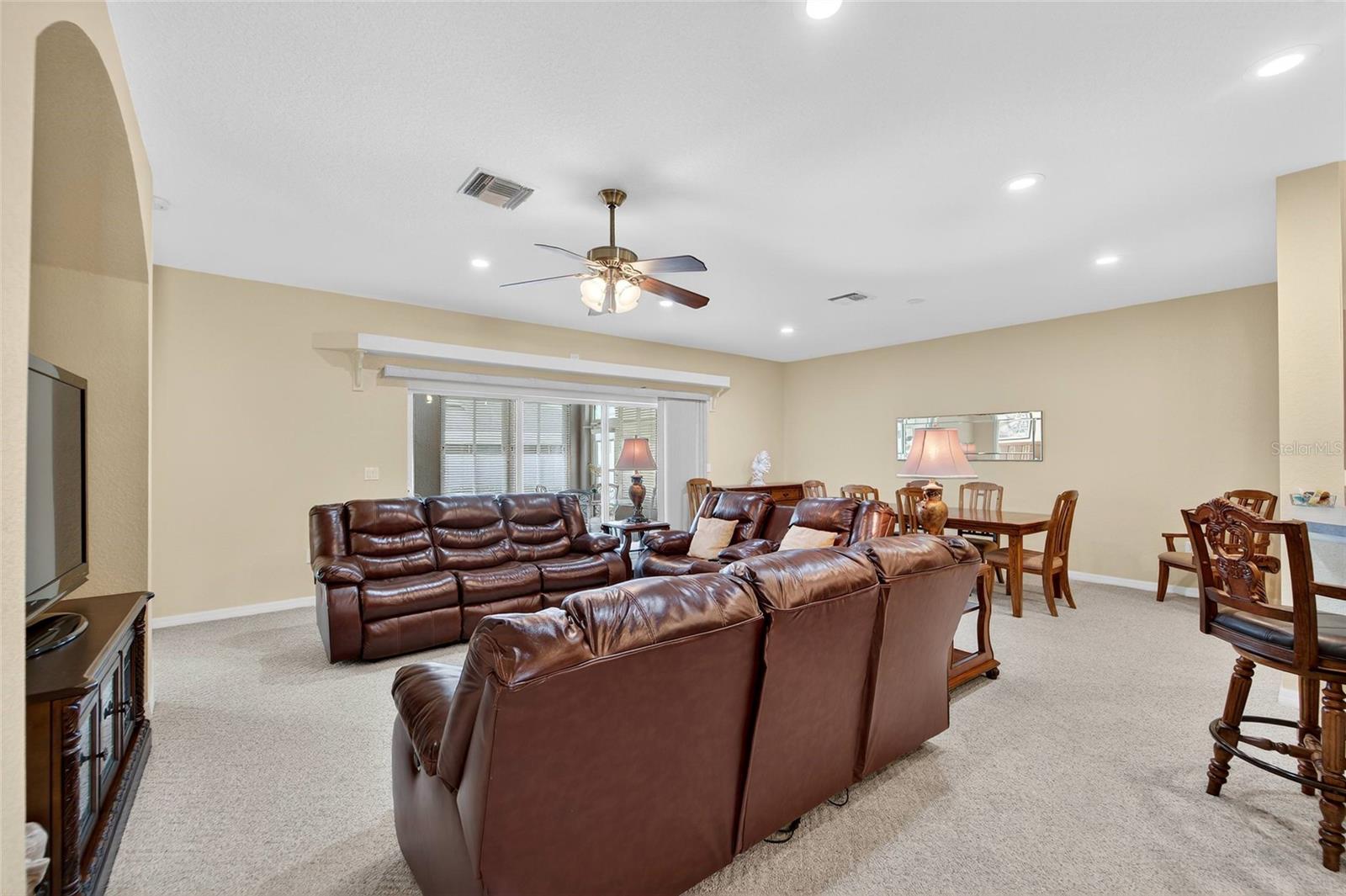 453 NOLANE LN