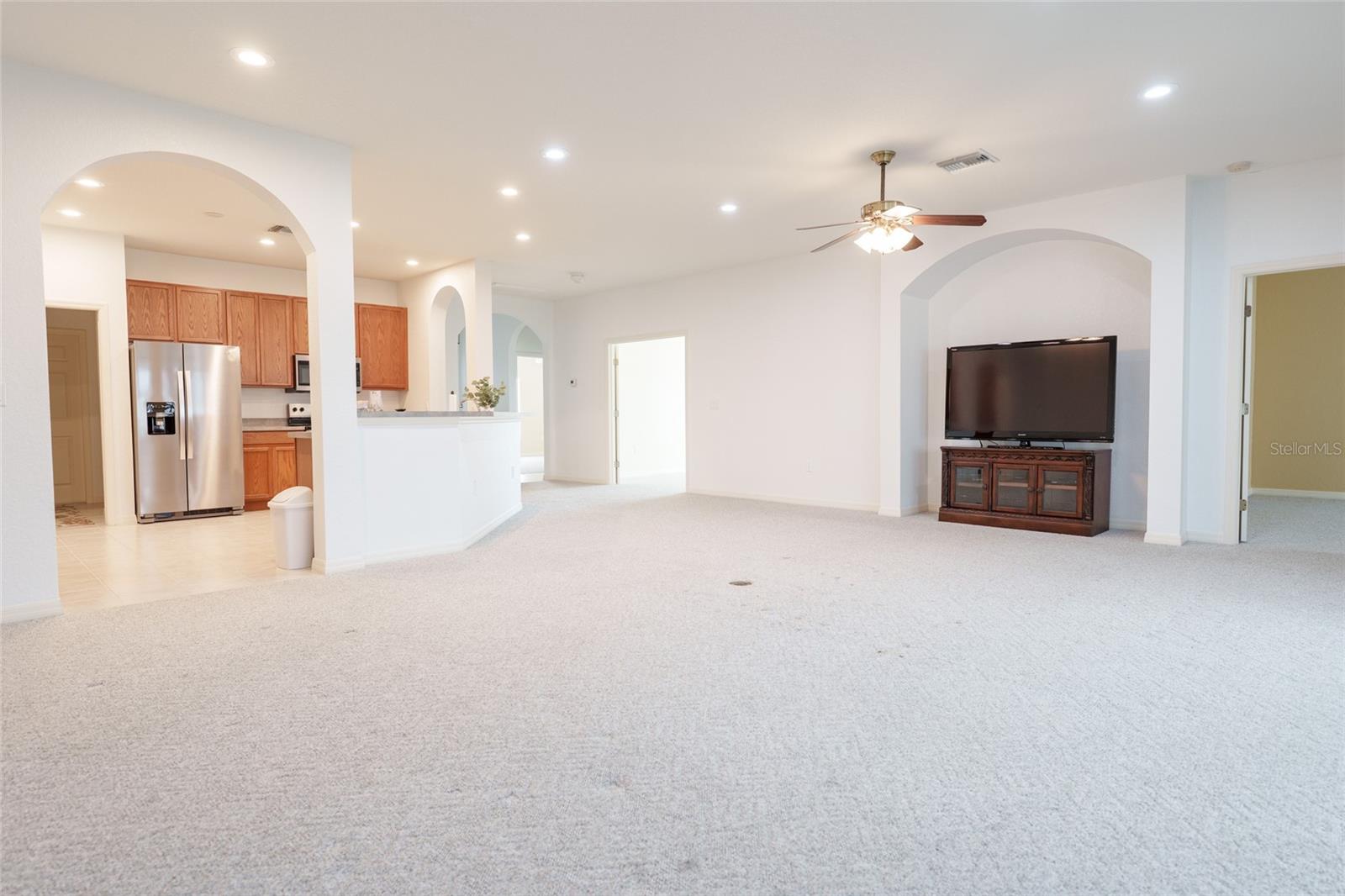 453 NOLANE LN