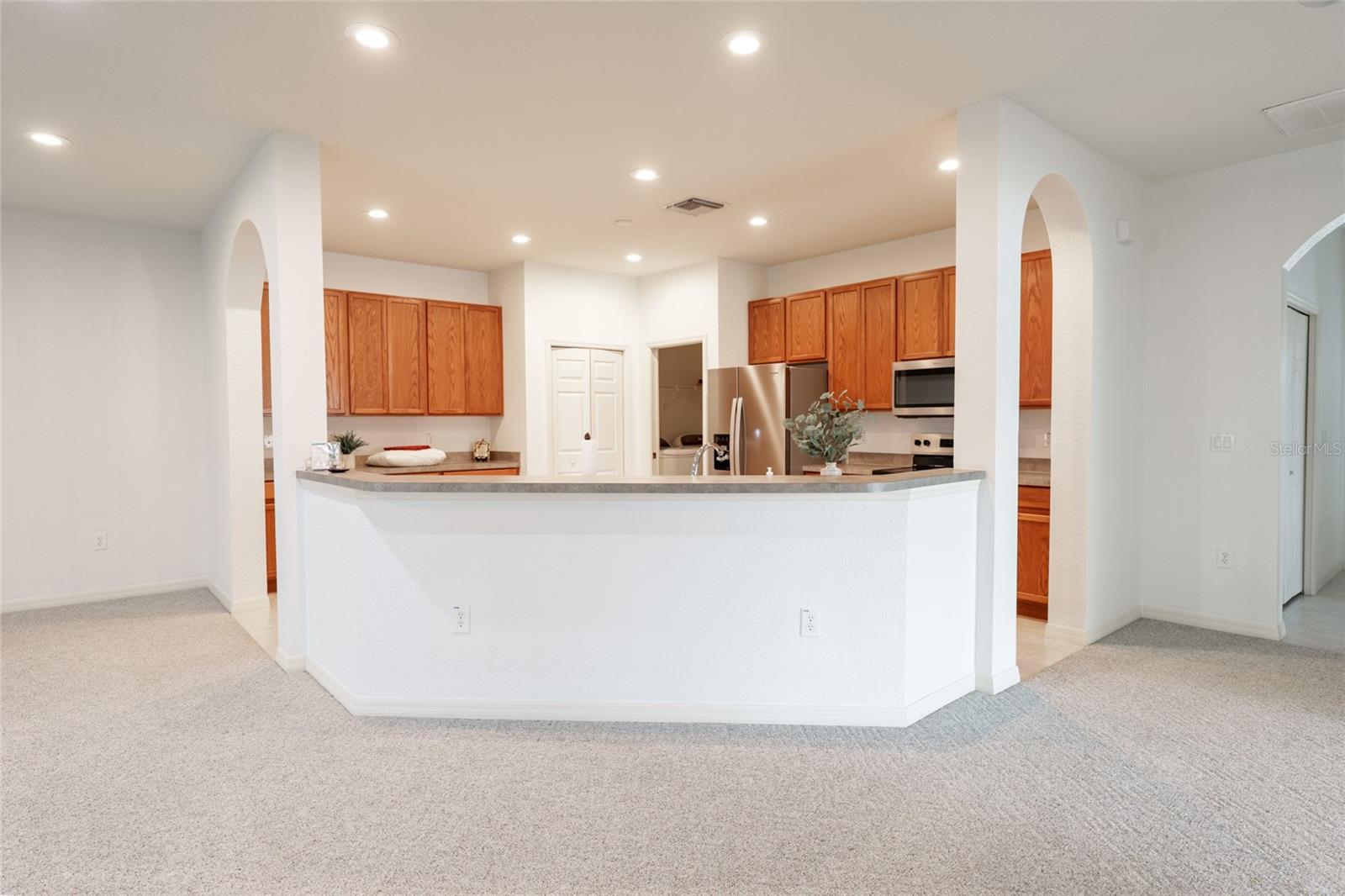 453 NOLANE LN