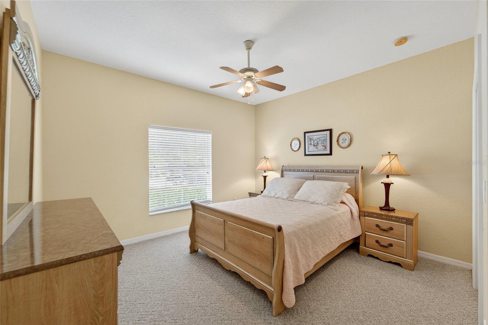 453 NOLANE LN