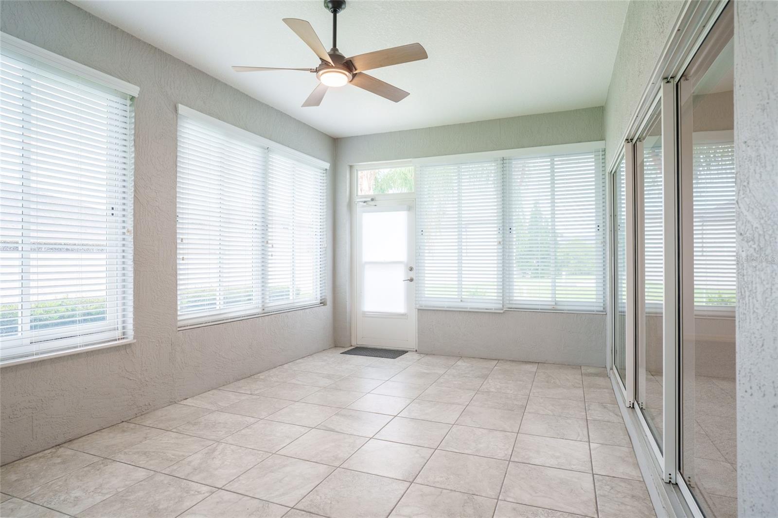 453 NOLANE LN