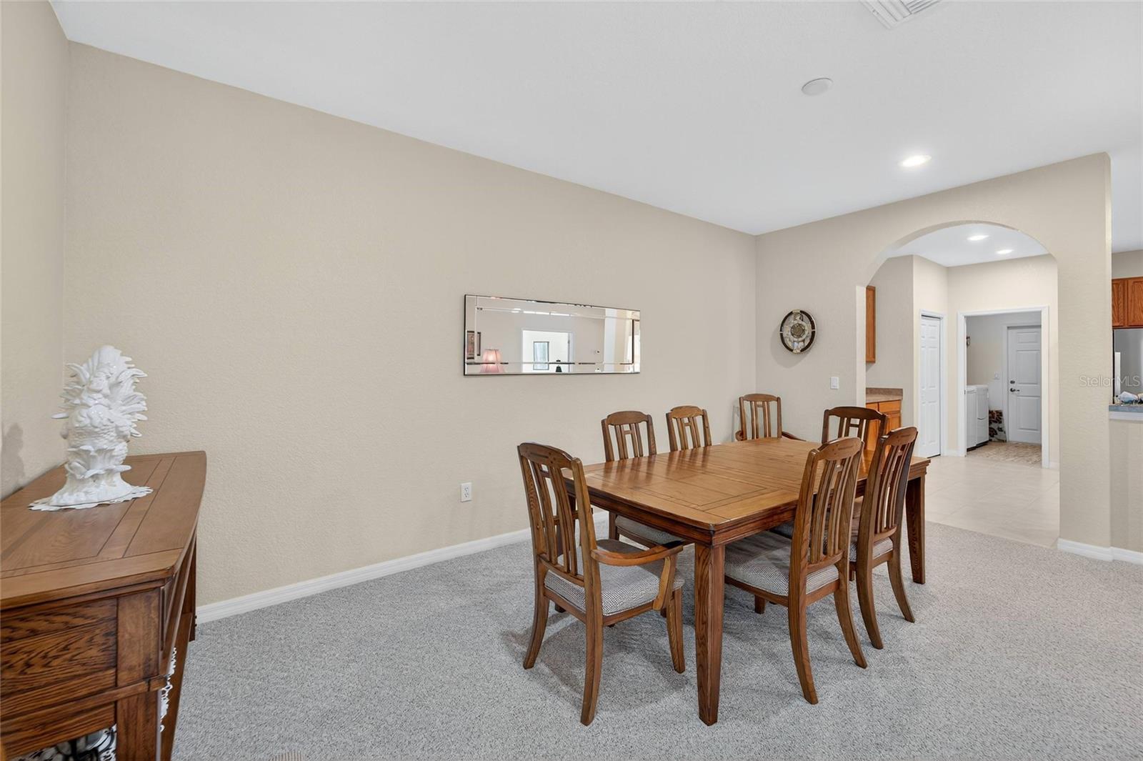 453 NOLANE LN