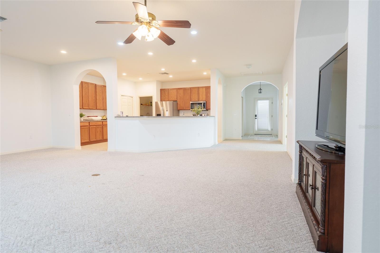 453 NOLANE LN
