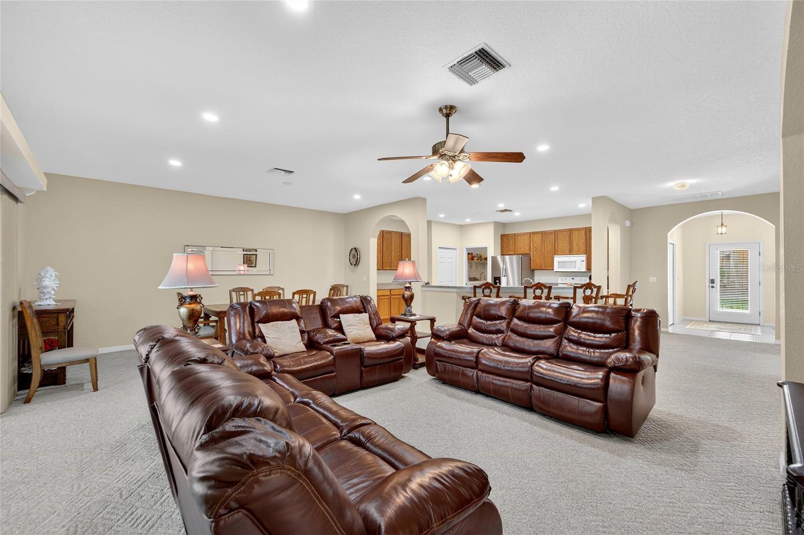 453 NOLANE LN