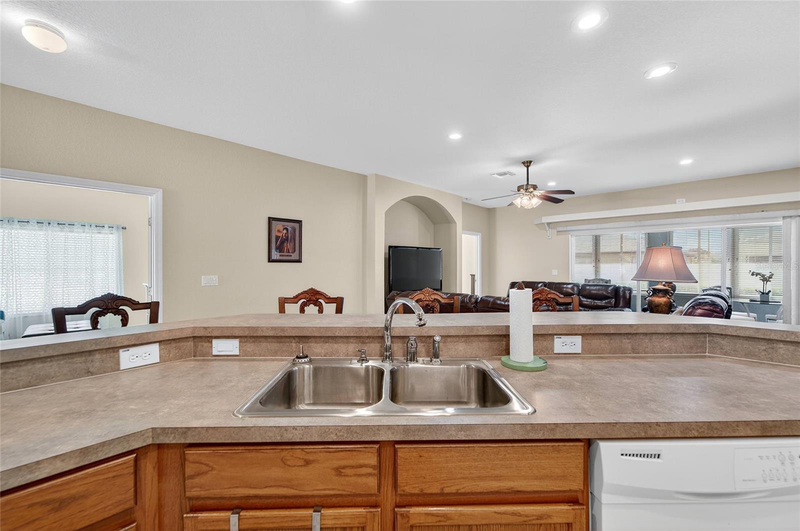453 NOLANE LN