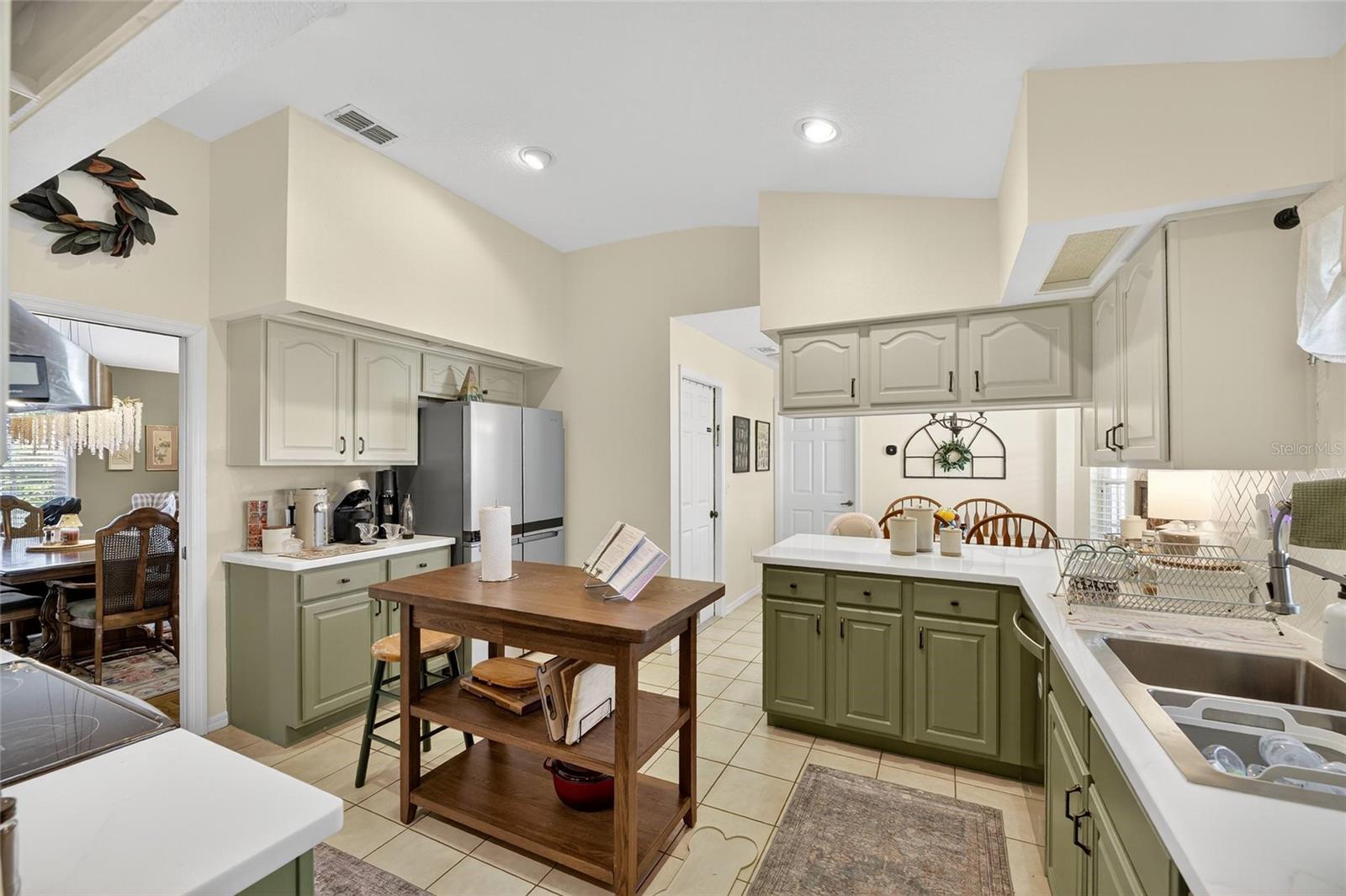 627 JESSANDA CIR