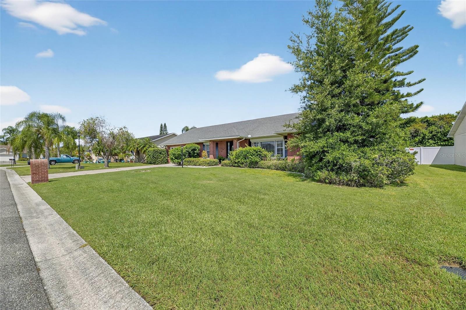 627 JESSANDA CIR