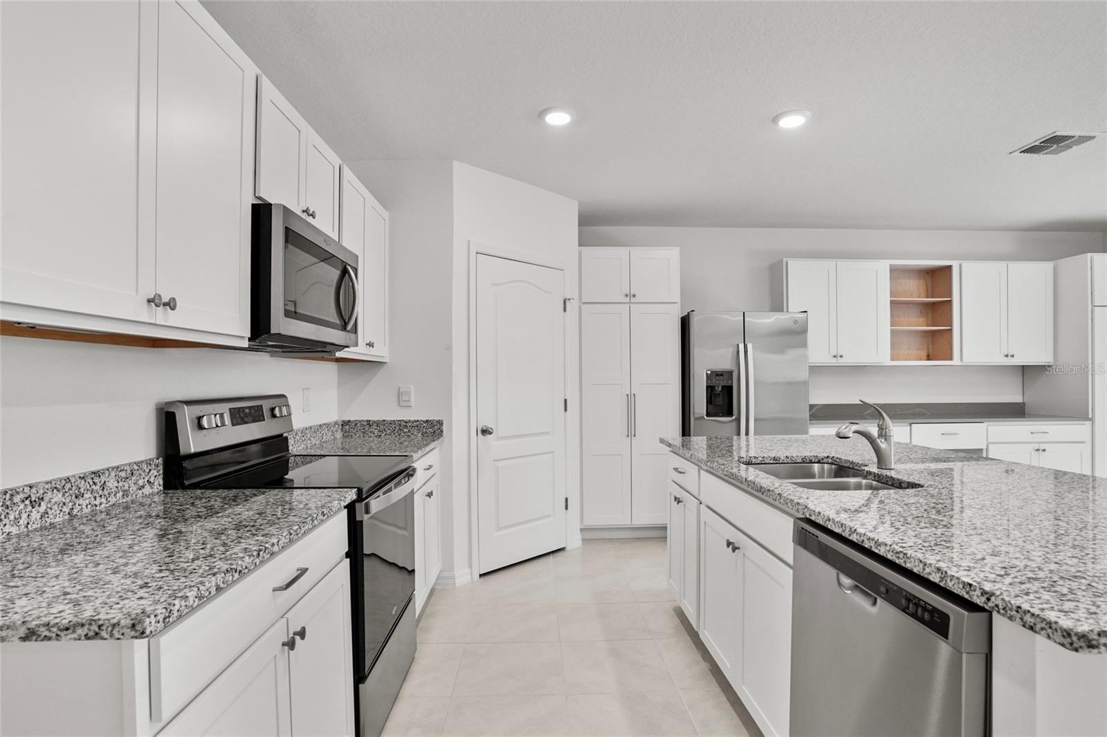 5739 GREY GRANITE WAY