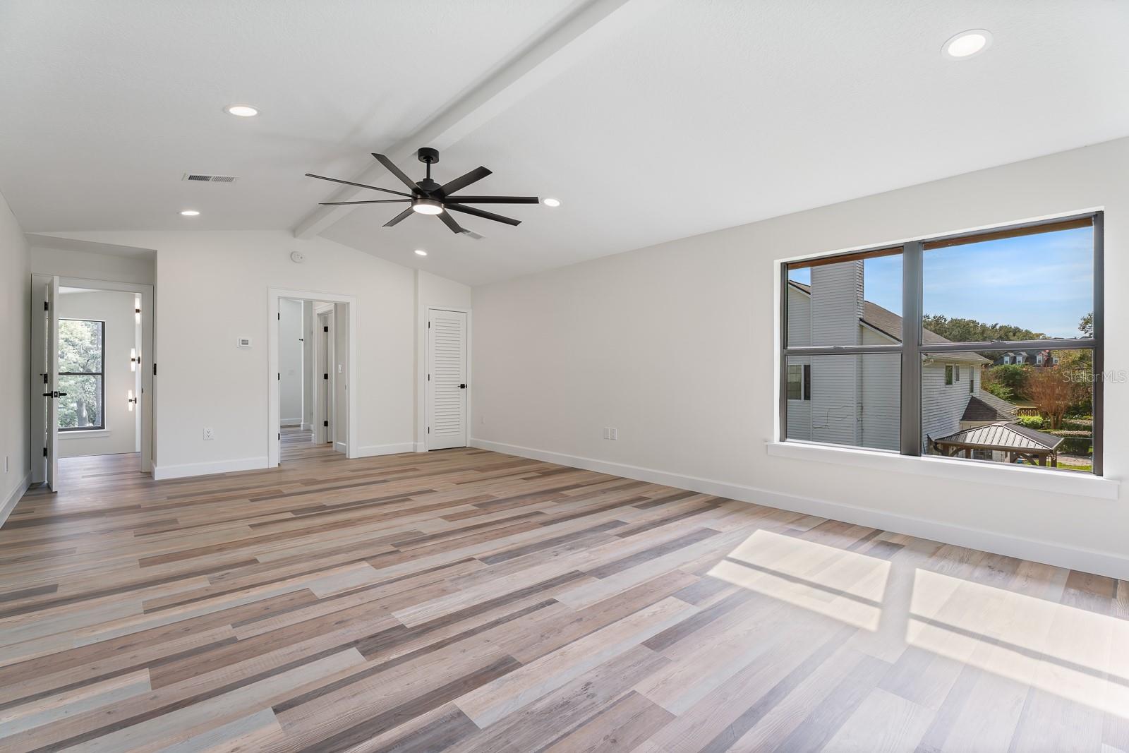 1944 VISTA VIEW DR