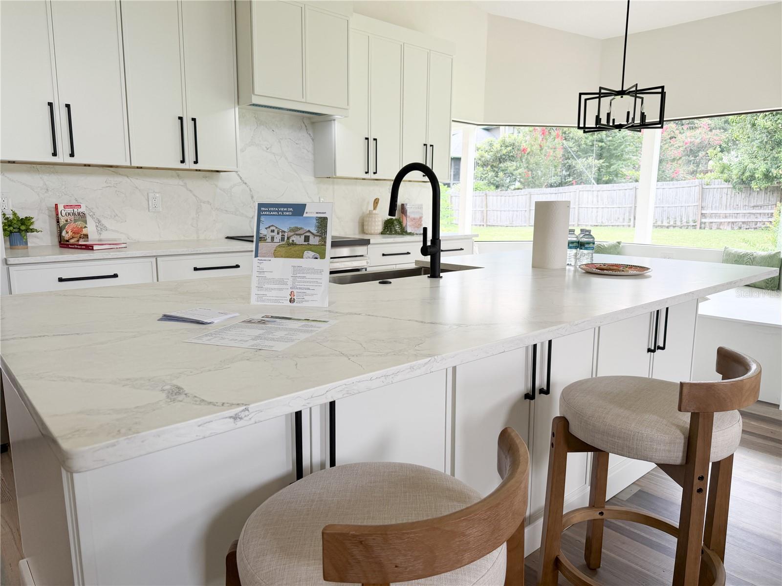 1944 VISTA VIEW DR