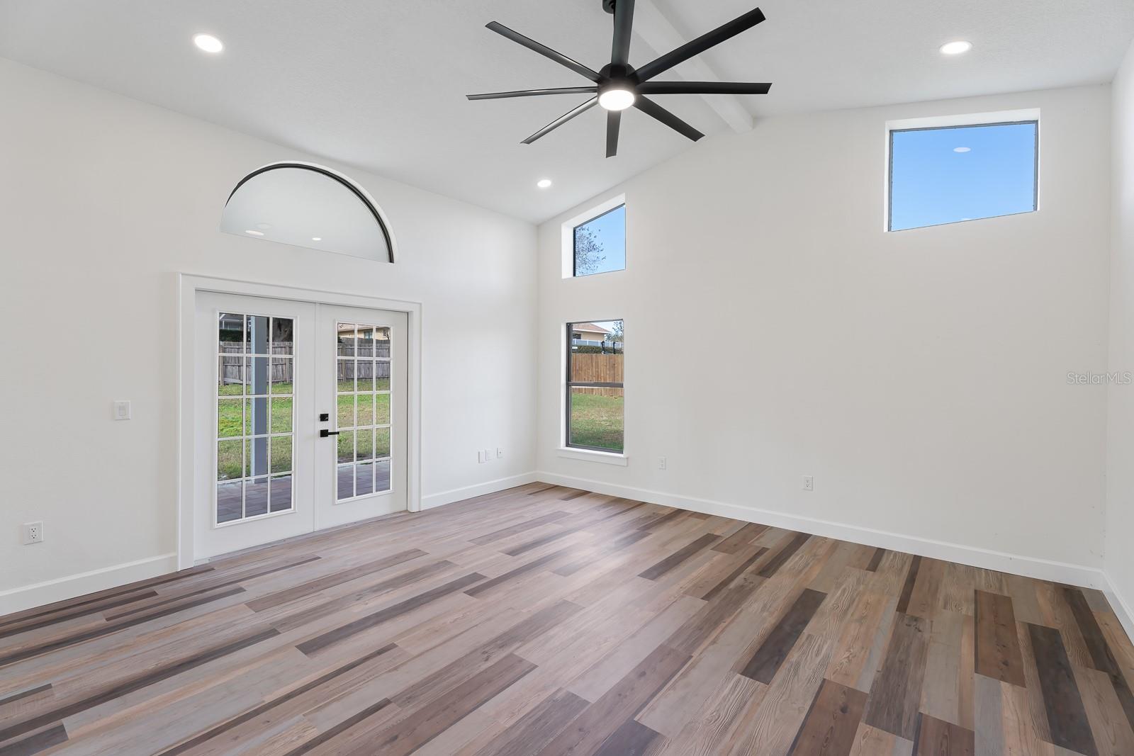 1944 VISTA VIEW DR