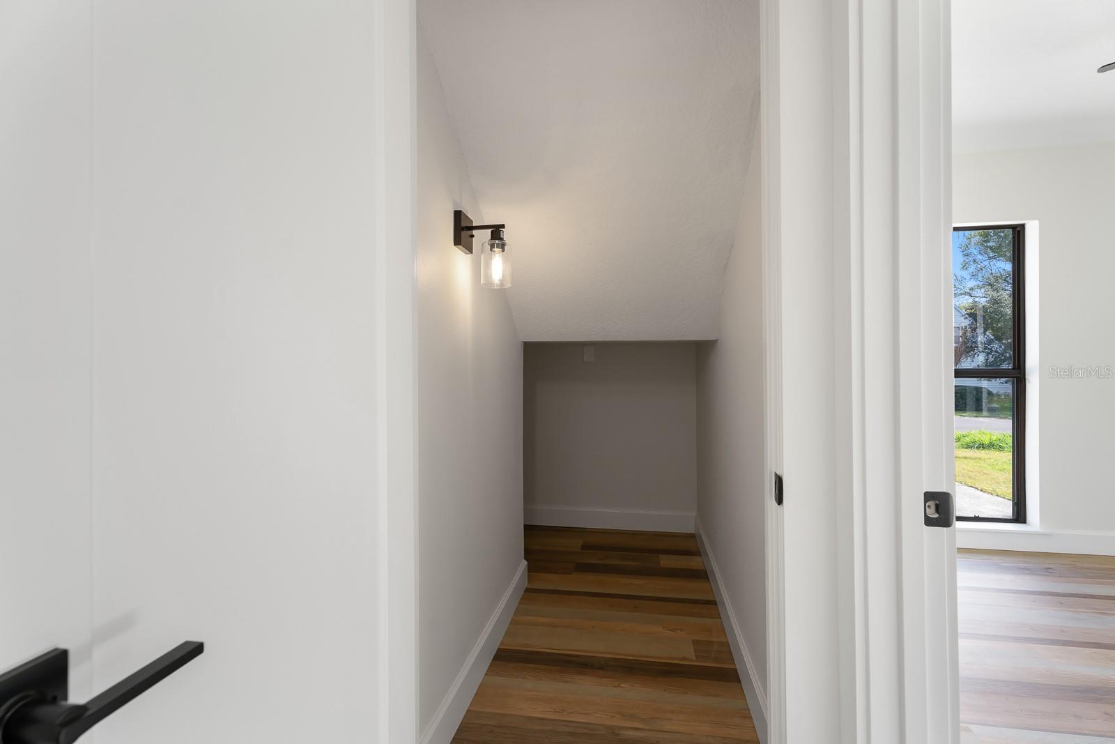 1944 VISTA VIEW DR