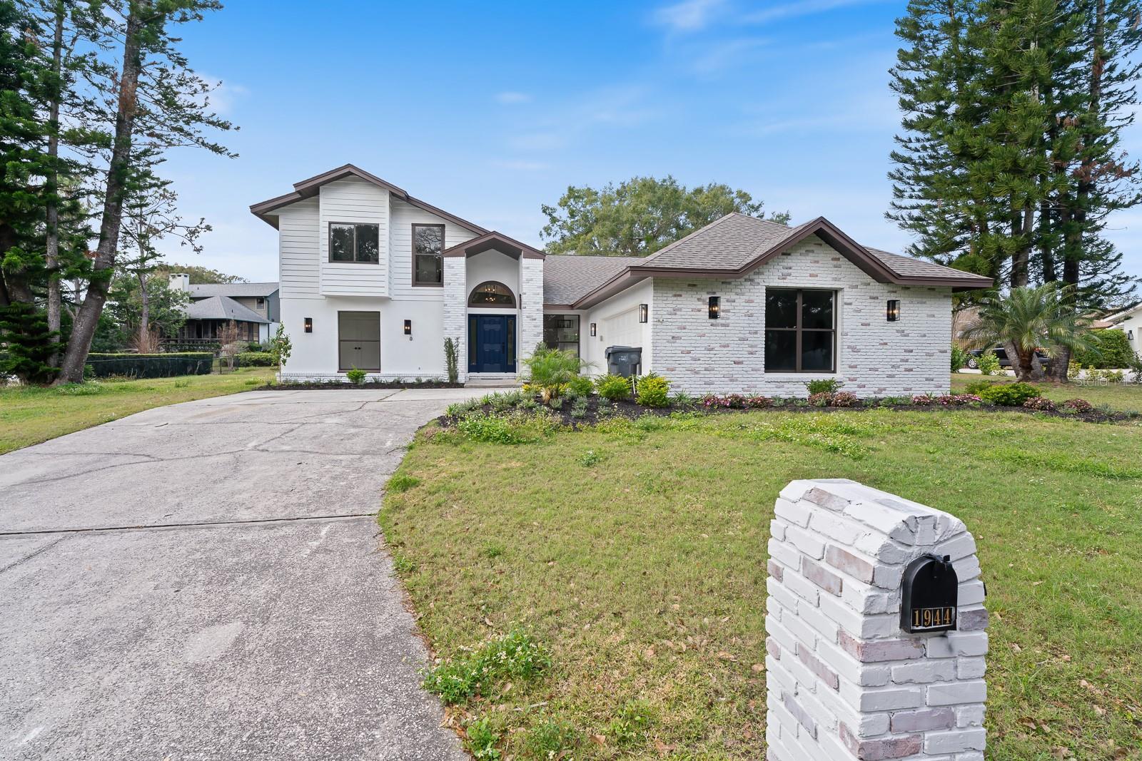 1944 VISTA VIEW DR