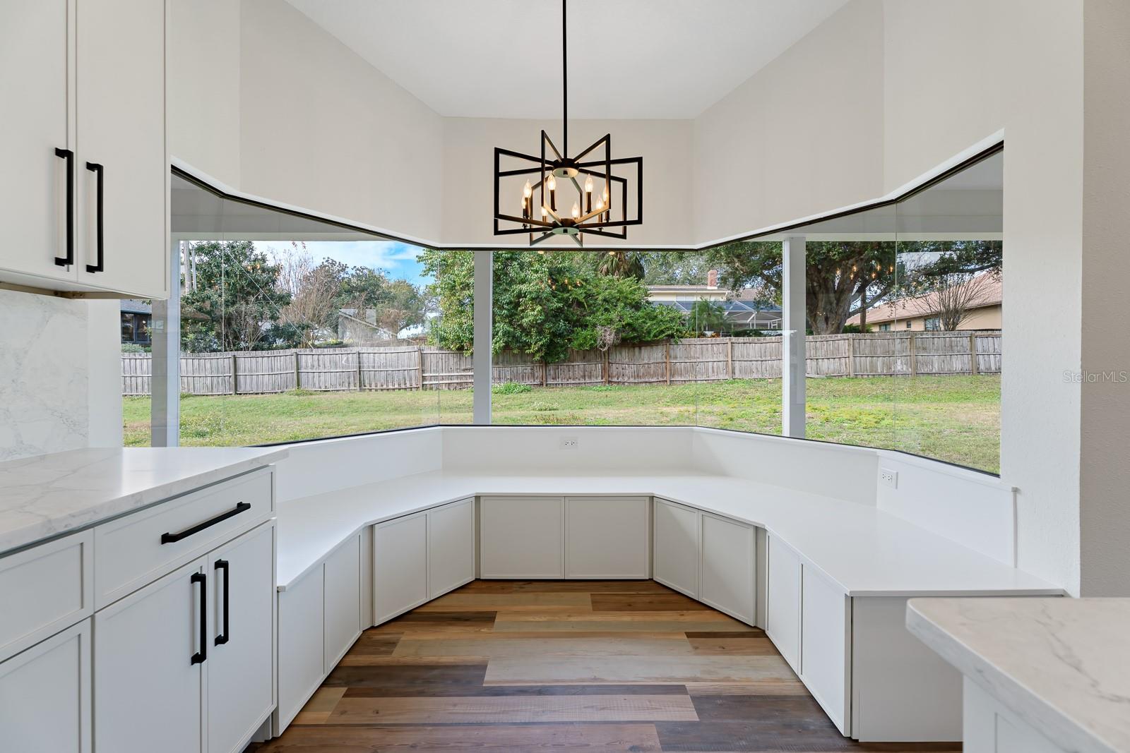 1944 VISTA VIEW DR