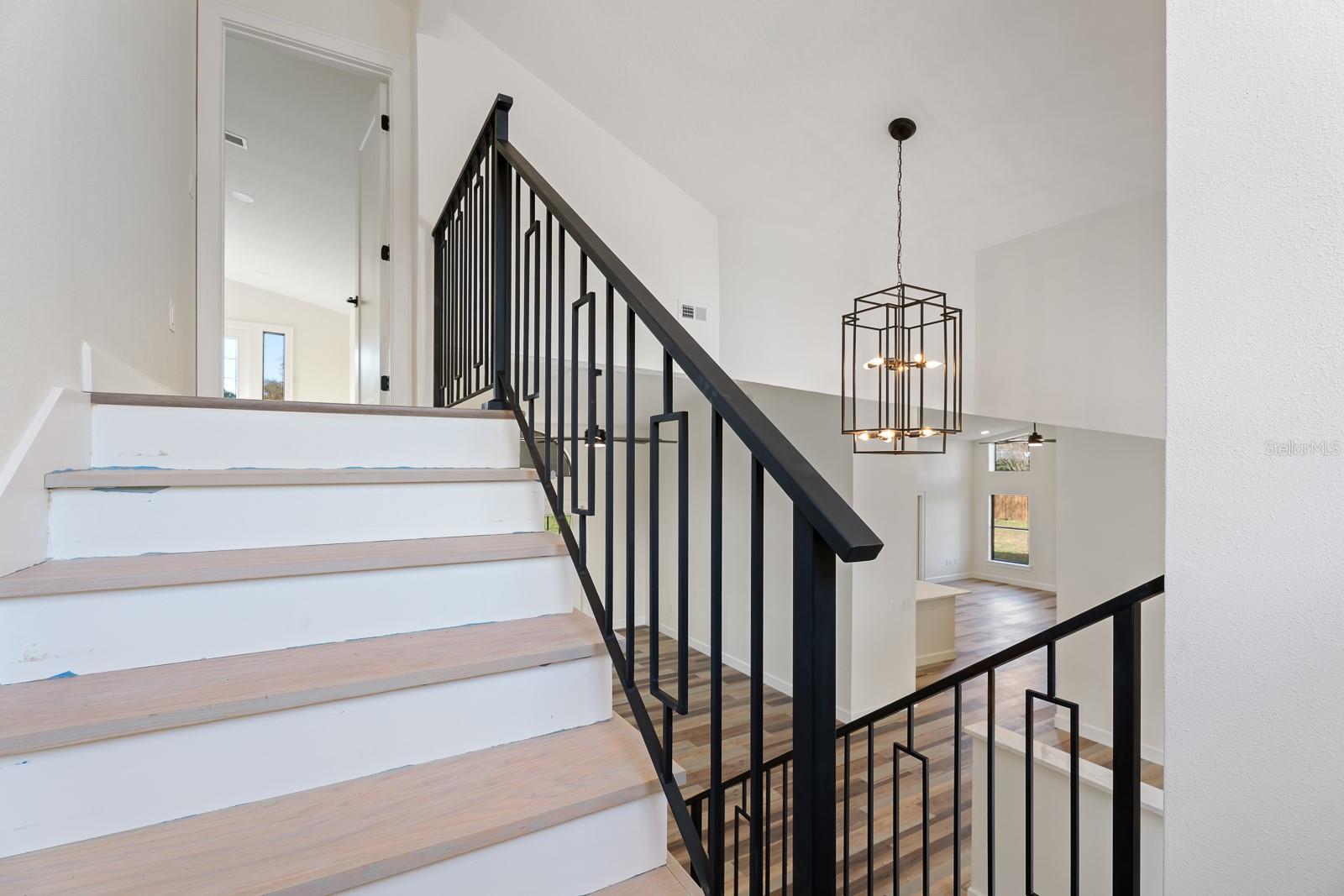 1944 VISTA VIEW DR