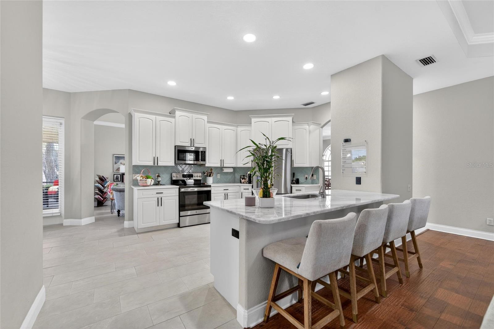 2665 HICKORY VIEW LOOP