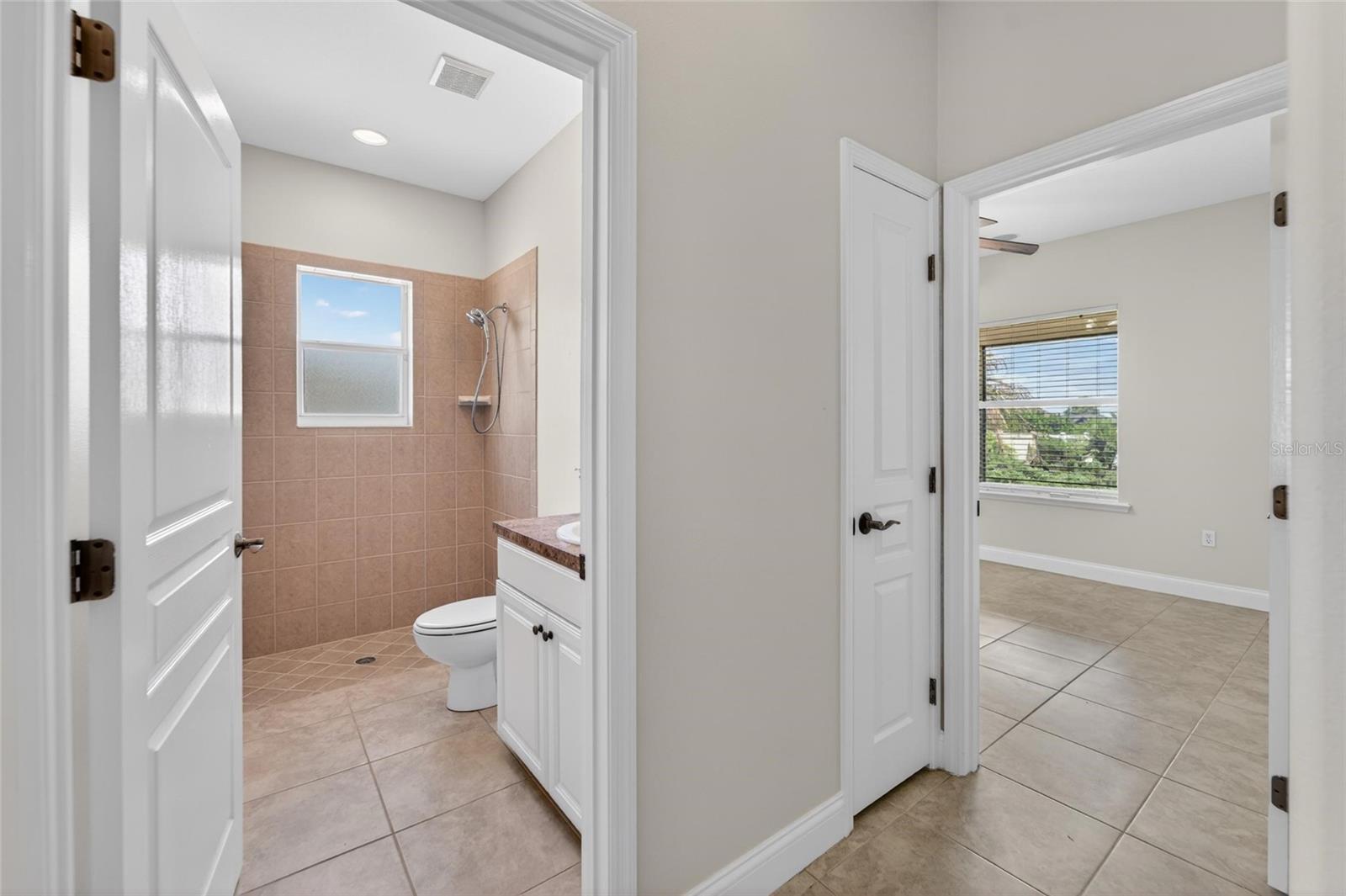 6360 RIVERLAKE CT