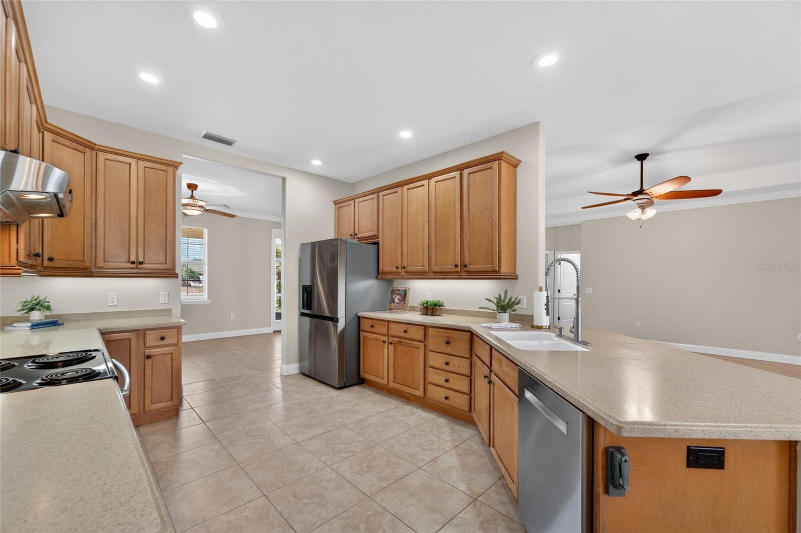 6360 RIVERLAKE CT