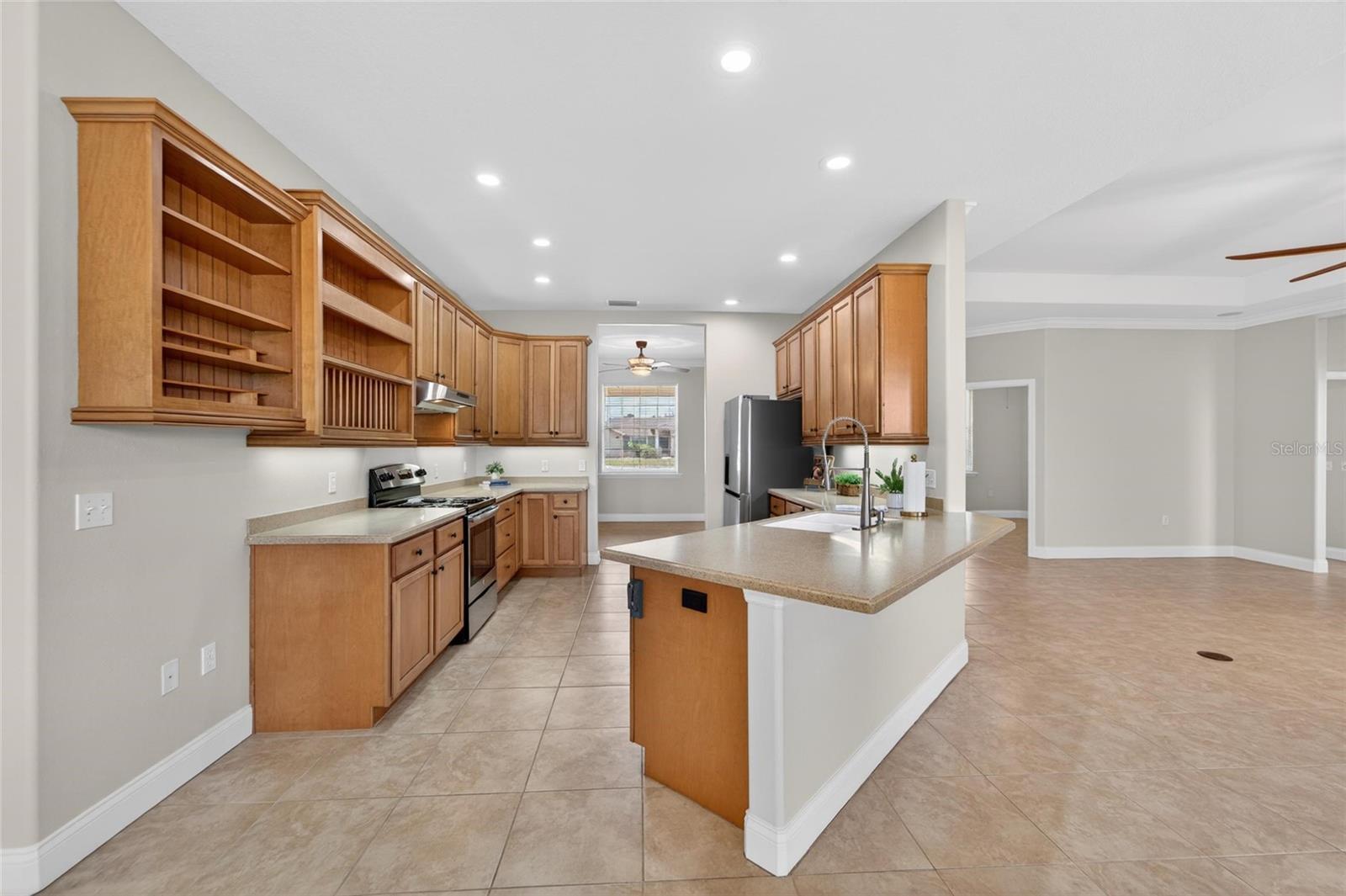 6360 RIVERLAKE CT