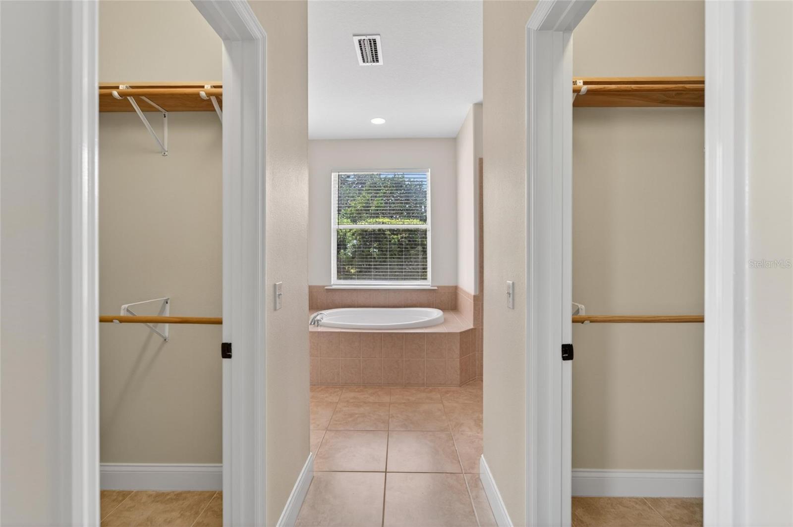 6360 RIVERLAKE CT
