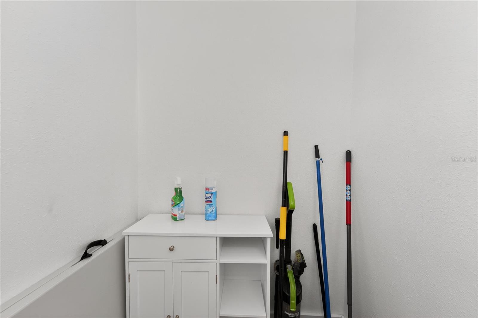 1233 BARTOW RD