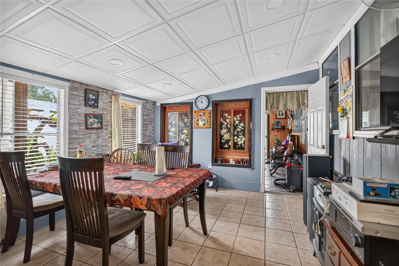 2558 MCINTOSH DR