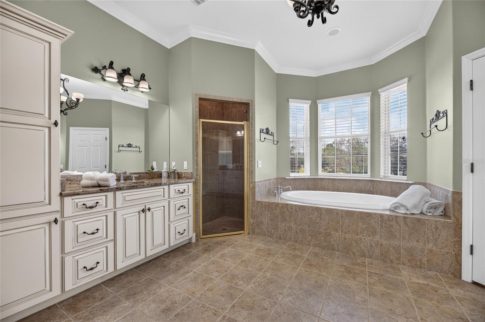 6408 WALKERS GLEN DR
