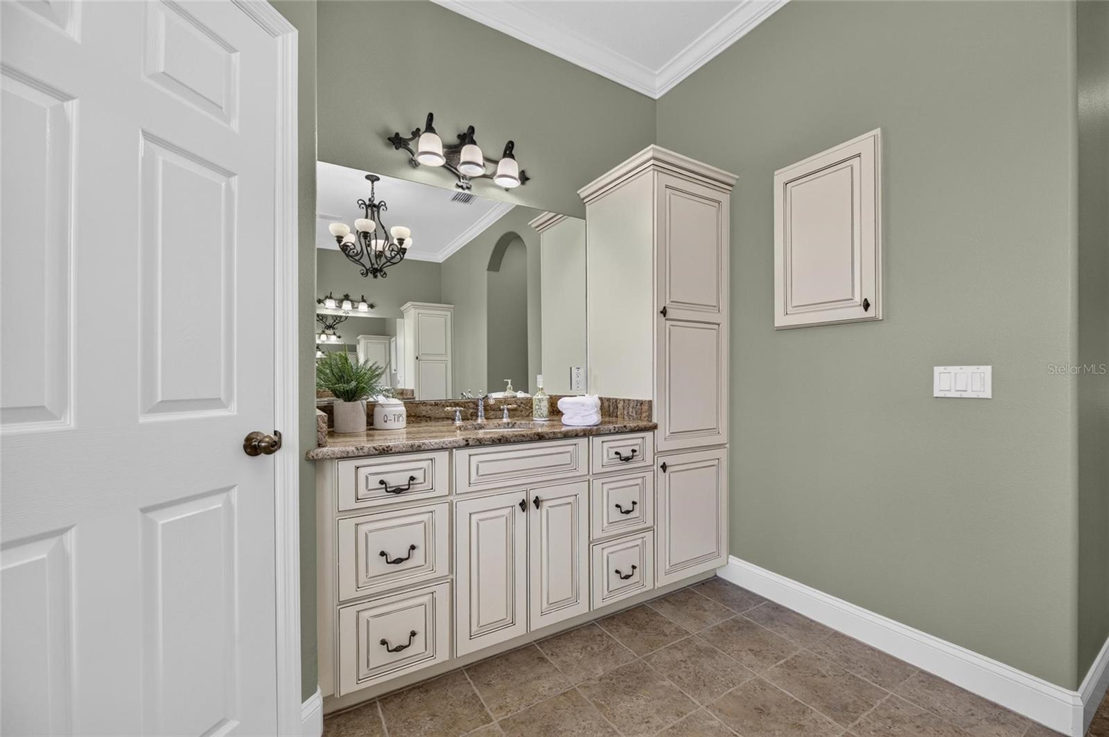 6408 WALKERS GLEN DR
