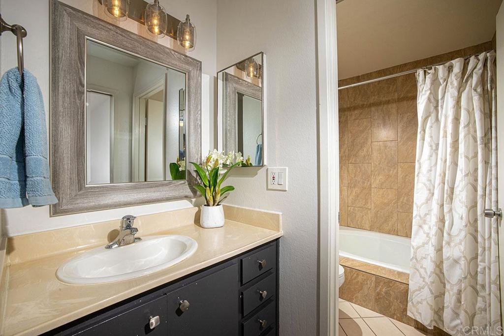 2352 Caringa Way Unit: C