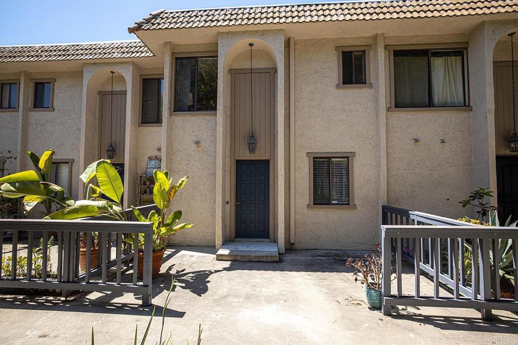 2352 Caringa Way Unit: C