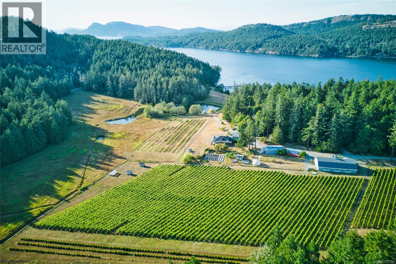 3200 Clam Bay Rd Pender Island British Columbia Canada V0m2m1 29427215