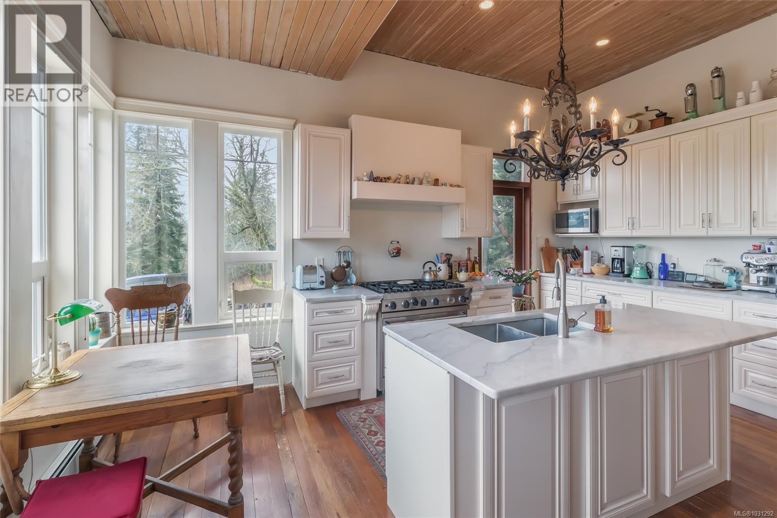 2300 East Wellington Rd