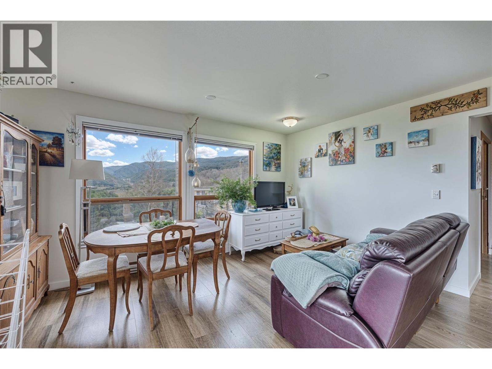 1282 Corbishley Avenue