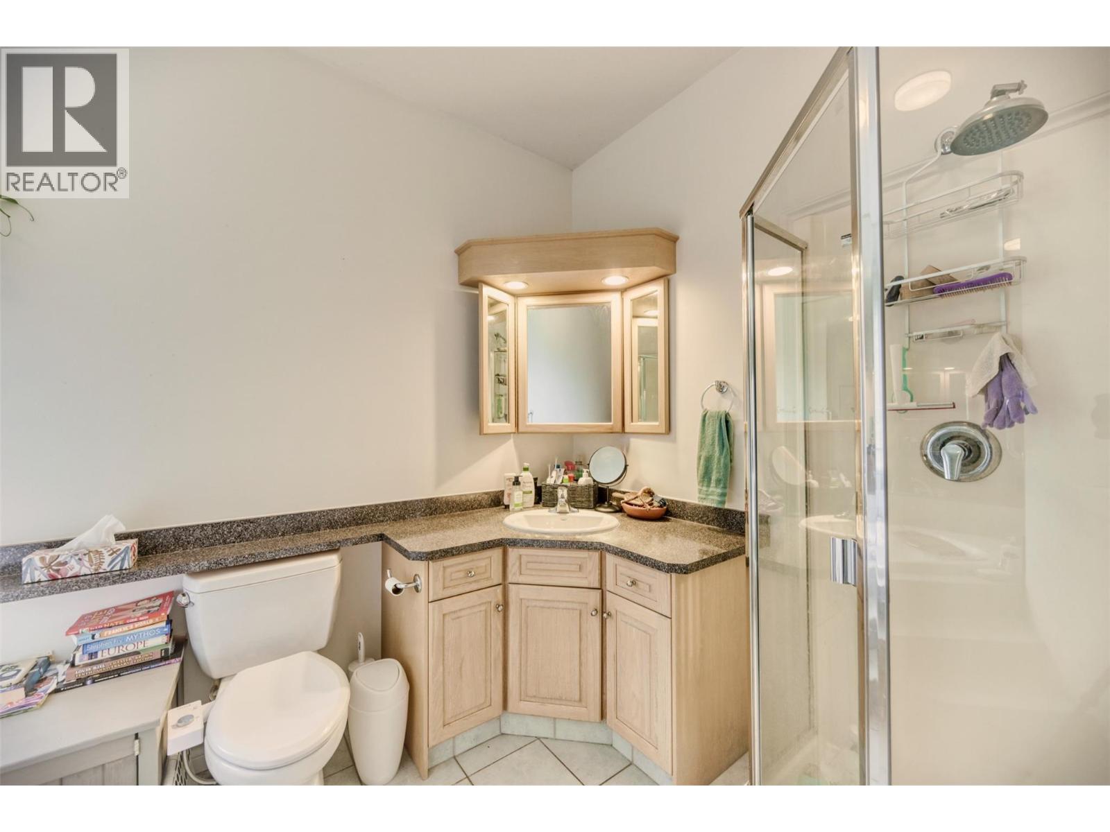 1282 Corbishley Avenue